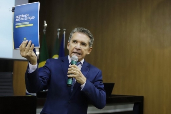 Presidente do TCE-MT lan&ccedil;a cartilha sobre Gest&atilde;o em Ano de Elei&ccedil;&atilde;o