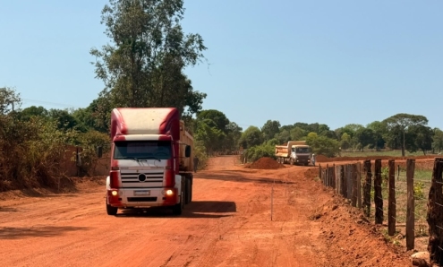 Obras de pavimentação em direção ao Assentamento Novo Horizonte avançam a todo vapor!