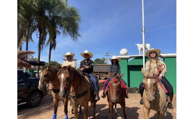 Cavalgada, almoço em comemoração aos 37 anos de Cocalinho e homenagem ao dia das Mães
